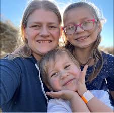 Can you guess which coaster the contestants ride? Tune in tonight for the  final episode of Chocolate Meltdown: #HersheysAfterDark!