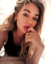 Georgia Lock (@georgia_nathalie) • Instagram photos and videos