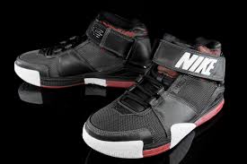 Make like king james in a pair of nike lebron soldier shoes. Lebron James Signature Sneakers Ranking The Best Of The King Sports Illustrated