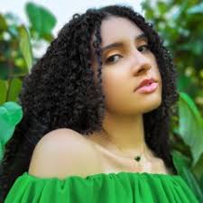 Listen to Deus Não Erra