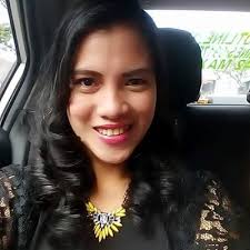 Esther Estrella (@sthrstrella)