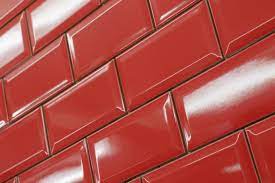 Waren es früher verwaschene rote fliesen, so sind es heute farbtöne, die kräftig wirken. Wandfliesen Metro 20x10 Rot Glanzend Wand Fliesen Mit Facette Ebay