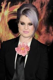 Kelly osbourne wurde in letzter zeit mit einer ganzen reihe von männern in verbindung gebracht. 170 Kelly Osbourne Ideen Kelly Osbourne Lila Frisuren Haarschonheit