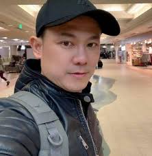 Nhóm nhạc ra mắt dưới sự đỡ đầu của cố nhạc sĩ đỗ quang. Em74 Aybiqyfm