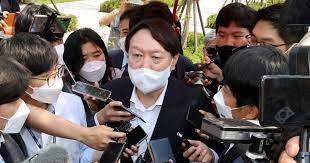 가정 전문 변호사이자 지역 변호사 협회 회장인 무스타파 야스피는 법원 시설견 시범 사업을 시작할 때 확신이 없었던 동료 변호사들을 설득시켜야 했다고 말한다. ìœ¤ì„ì—´ ë¶€ëŒ€ë³€ì¸ì— ìµœì§€í˜„ ë³€í˜¸ì‚¬ ë™ìƒì€ ìµœì†¡í˜„ ì•„ë‚˜ìš´ì„œ