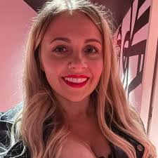 Danielle Petty's Instagram, Twitter & Facebook