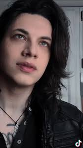 Broken Heart Collector Arankai