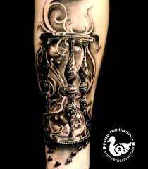 Sanduhren als tattoo motive stehen für zeit, leben und tod und vergänglichkeit des. Instagram Sanduhr Tattoo Vorlage Sanduhr Tattoo Tattoo Ideen