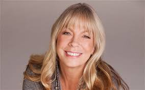 Rickie Lee Jones redefines the role of outspoken singer/songwriter