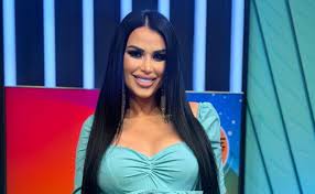 Cruduța - regina platformelor pentru adulți - venituri uriașe!