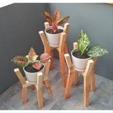 Apabila anda akan membuat cetakan pot bunga dari fiberglass, pertama kali harus menyediakan cetakan untuk membuat bentuk pot bunga yang anda diinginkan. Gambar Pot Bunga Minimalis Dari Kayu