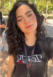 De volta com os cachinhos na skin universitária 🤏🏻 #ufmg #teatro  #teatroufmg