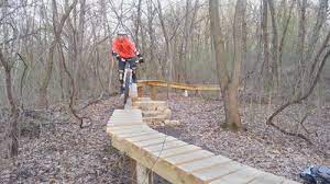 The trail begins at the mountain bike trails parking lot at 2568 moores spring road. Carver Lake Park Mountain Bike Trail Woodbury Minnesota