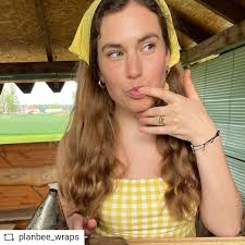 Photos by women in beekeeping (@beekeepersclup) · May 14, 2022