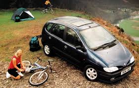 Renault Love Presents A Trend Setter The First In Its Class Megane Scenic Automobile French Love Megane Mpv Renault Scenic Renault Trend Setter Scenic