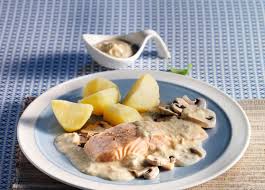 Filets De Saumon Avec Sauce Aux Champignons