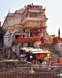 અંબાજી મંદિરનાં નવા મહંત કોણ બનશે ? તમામની મીટ