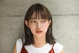 黒髪には シースルーバング がお似合い ボブ ミディアム ロングどの髪型とも好相性 lamire ラミレ ショートのヘアスタイル ミディアムボブ ストレート 黒髪 ボブ ストレート