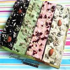 Nak buat resepi kek lapis horlick pun sama rahsianya.pastikan air dalam pengukus dah mendidih baru masukkan lapisan pertama.selepas masak lapisan pertama, tekan dengan alat rata untuk padatkan kek.anda boleh cari alat rata di kedai bakeri. Kek Batik Premium Lazada