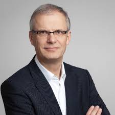 Frank Walser's Instagram, Twitter & Facebook