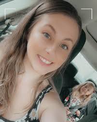 20 week pregnant nanny offering childcare services locally