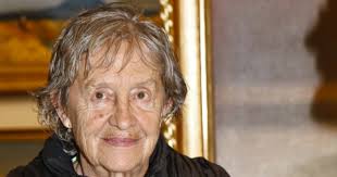 She is the wife of the film director jan kačer. Ol3j8juecyumgm