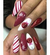 28 Most Beautiful And Elegant Christmas Stiletto Nail Designs Stiletto Nail Red Christmas Christmas Nail Art Designs Red Christmas Nails Holiday Nail Designs