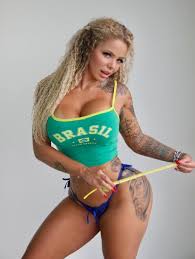 Im the Queen of Sexting and make nearly £1,200 per HOUR – this is how to  seduce a man with words | Need To Know