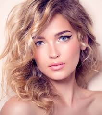 Wavy hair is something that one wishes to be a proud owner of. The Ultimate Guide To Short Wavy Hairstyles