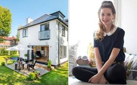 See where the youtube star lives in brighton with her boyfriend alfie deyes. Alfie Deyes Bethany Worrall