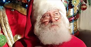 Italianma una volta arrivata in cima ai gradini, mi voltai in modo teatrale e dissi: Vasto Quanne Nascette Ninne Babbo Natale Esiste Come L Amore E La Generosita