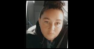 Stephanie Glisson's Instagram, Twitter & Facebook