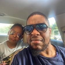 Bryan Carr (@HurtsHouse) • Facebook