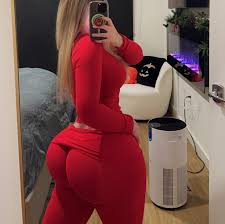 Lindsay Capuano on X: Pic 1 or 2?🤔❤️ t.confcMsNKvgW  X