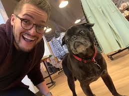 I got to meet the famous Simon at Relish in Traverse City!!! 👗👕 His  owner, Tracey Lark, walked us through some of the latest spring styles for  the gals and the guys.