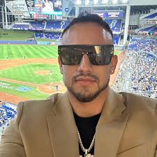 ROBERT "SHOWTIME" GARCIA