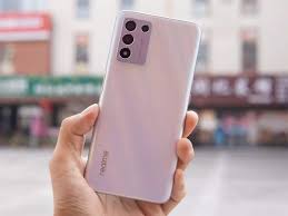 realme q3t, लाँच आधीच लीक झाली ...