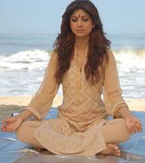 Completely Power Yoga Workout By Shilpa Shetty Power Yoga Workout Basic Yoga Poses Shilpa Shetty Yoga Bebo inspired her fans with. pinterest
