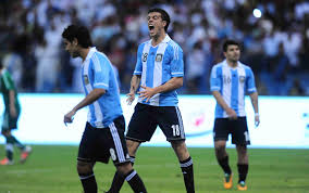 Tras pasar por los blues, el ariete trasandino siguió con su periplo por inglaterra, alemania, españa y brasil. El Extrano Caso De Franco Di Santo Convivio Con Messi Y Aguero Y Debutara En La Argentina A Los 31 Anos