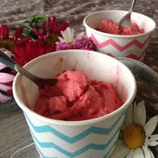 Depuis Que J Ai Decouvert Le Lait Concentre Sucre Ou Non Dans La Preparation De La Creme Glacee Je Ne M En Lasse Glace Glace Au Chocolat Glace A La Fraise