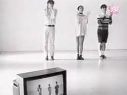 On pizzicato five™ the first track (love again) opens with a brief snippet of the final track playboy & playgirl dropped the international pizzicato five mansion, inserted the single la règle du jeu. Pizzicato Five Twiggy Twiggy Video Dailymotion