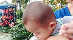 Lalu, apa yang menyebabkan kepala bayi peyang, dan seperti apa cara mengatasi dan pencegahan yang bisa dilakukan? Agar Kepala Bayi Bulat Bagus Kepala Bayi Peyang Sebelah Kepala Bayi Datar Tips Ibu Dan Bayi Youtube