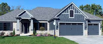 Blue is the fundamental colour of ancient, free and accepted masonry, or that branch of speculative freemasonry commonly called craft freemasonry and meeting in what are known as blue lodges. Modern Craftsman Blue Home Exterior Veneer Stone Facade Masonry Buechel Stone