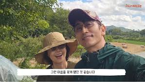 '차인표♥' 신애라, 다 큰 아들·입양 딸 성장에 울컥 "너무 빨리 자라" (신애라이프)