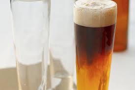 Black And Blue Beer Enjoy Two Remarkably Different Beers In One Glass Recipe Beer Blue Drinks Nye Drinks