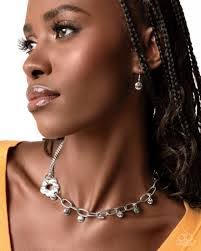 Michele Maines's Instagram, Twitter & Facebook