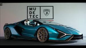 In diesem video schauen wir uns den neuen lamborghini huracan sto 2021 genauer an, alle wissenswerten fakten wie die kosten, leistung etc. Lamborghini Sian Roadster World Premiere