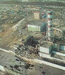 Реактор №4 на электростанции, в 110 километрах от киева, взорвался ночью 26 апреля 1986 года, разрушив здание и выбросив радиоактивные материалы. Avariya Na Chernobylskoj Aes Vikipediya