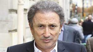Michel drucker naît le 12 septembre 1942 à vire. Michel Drucker At Worst Hospitalized Emaciated His Co Producer Gives Us His News Archyde