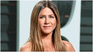 Aniston's father, john aniston, starred on days of our lives, and her mother. Jennifer Aniston S Doppelganger Caitlin Takes The Internet By Storm Check Out Her Striking Resemblance To Friends Alum